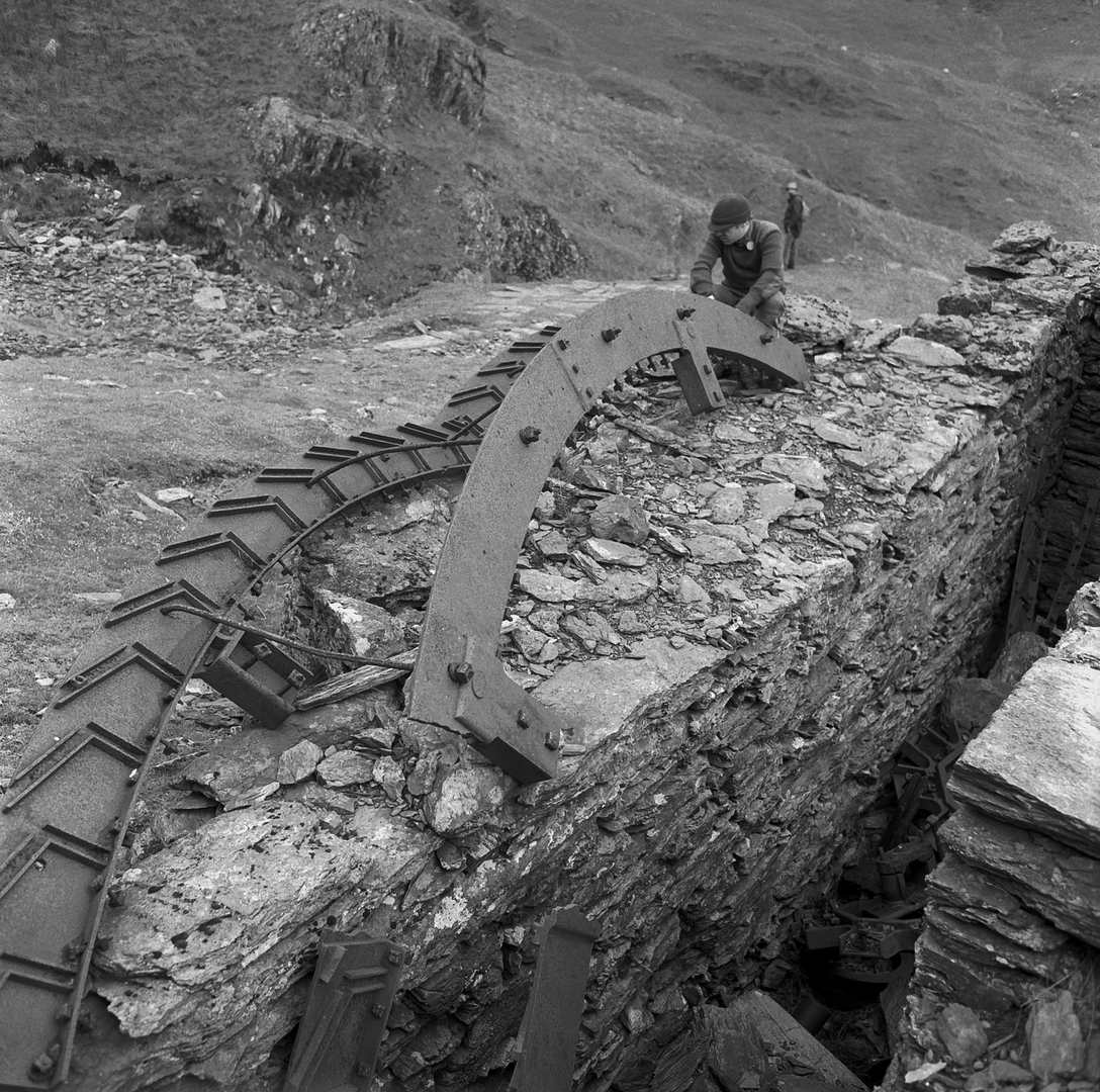 Wheel shrouds Llewedd M 1983, submitted by Dickie Bird on 14-03-2026.
© Richard Bird Wheel shrouds Llewedd M 1983